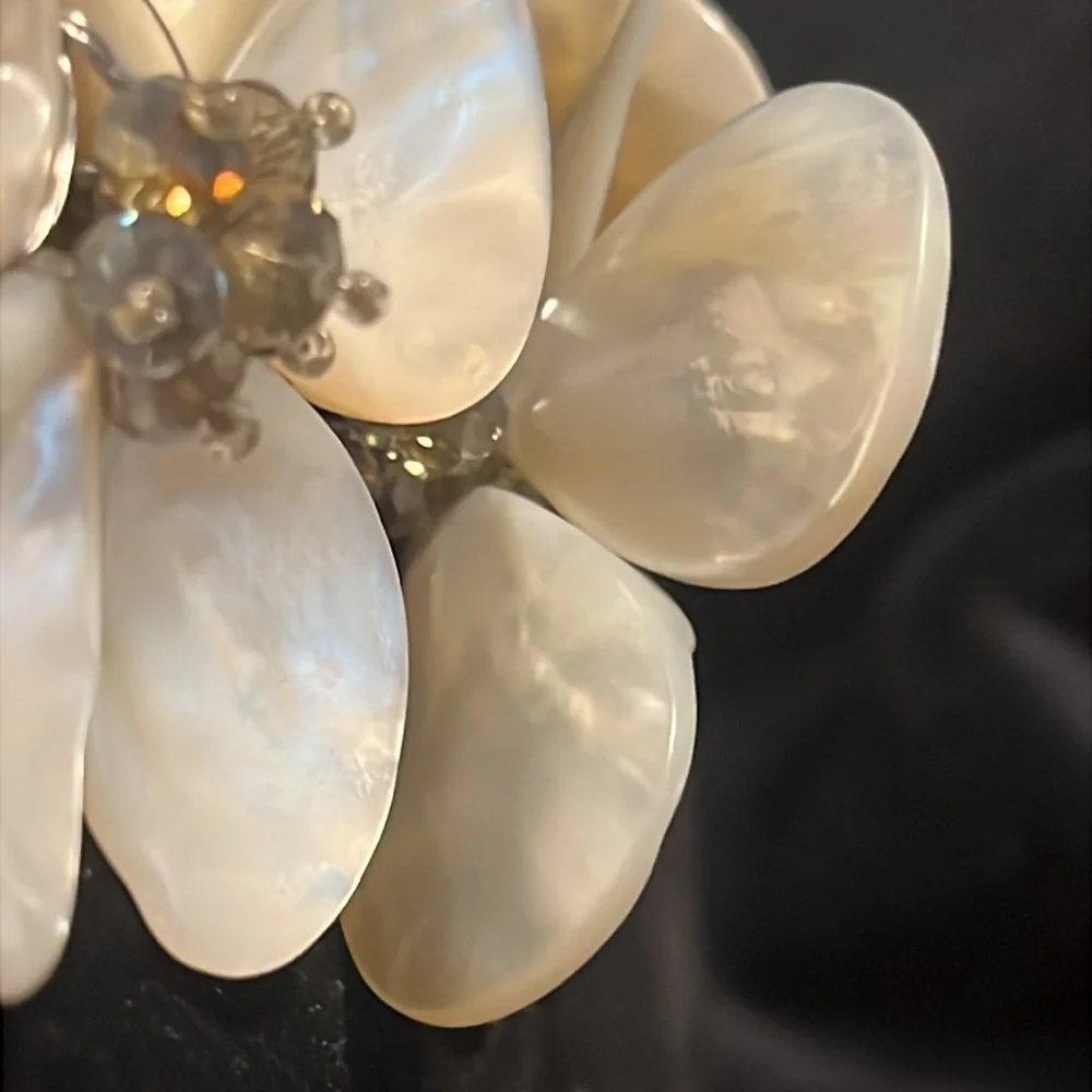 Babylonian Shell & AB crystals necklace - Picture 8 of 9